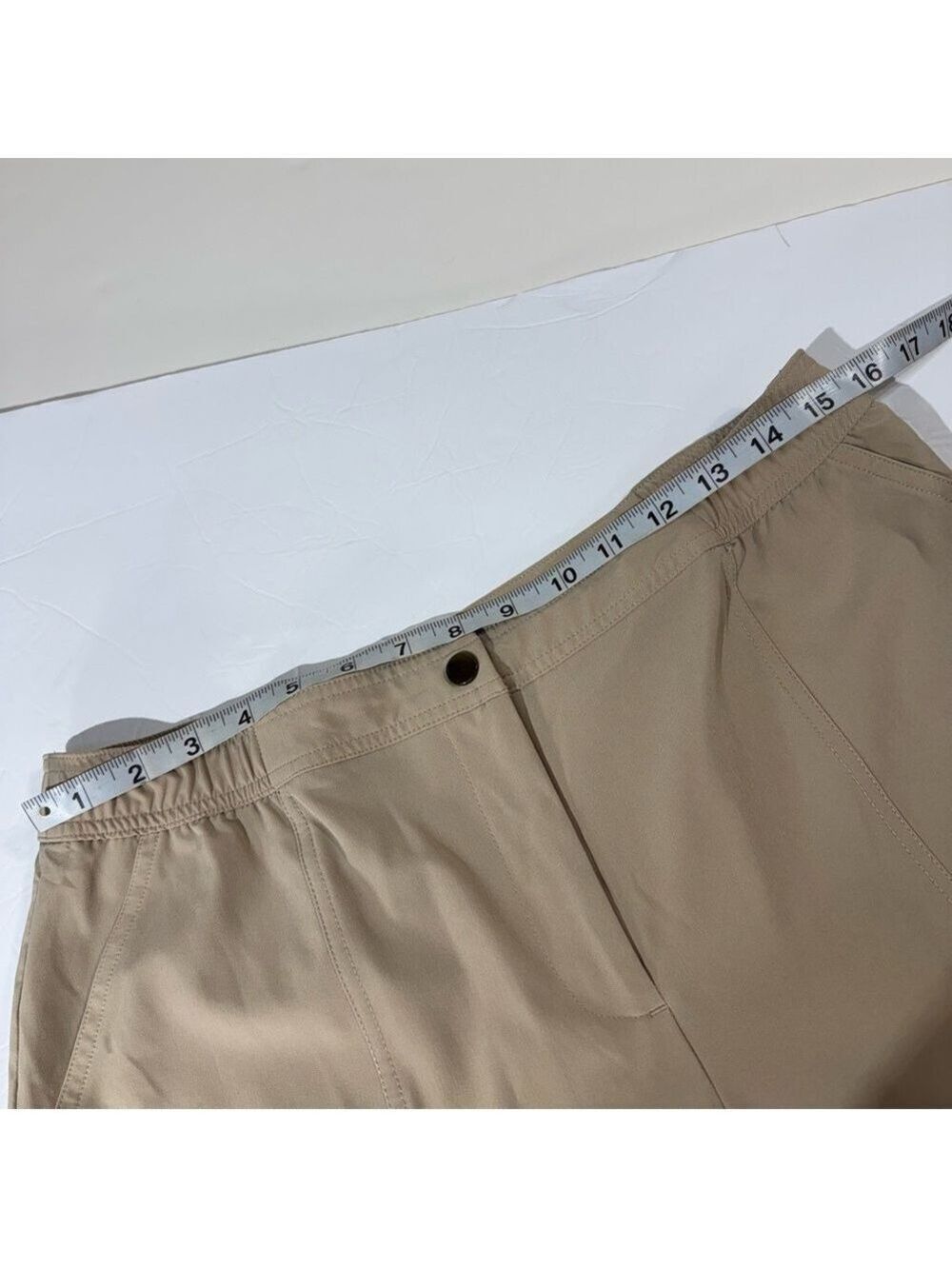 Zenergy by Chico’s Beige Lightweight Roll Up Pants Size 1 (8) - Picture 3 of 7
